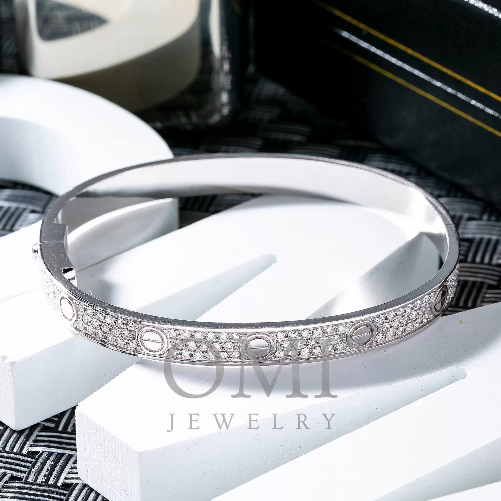 18K GOLD DIAMOND CUSTOM BANGLE BRACELET 3.05 CT