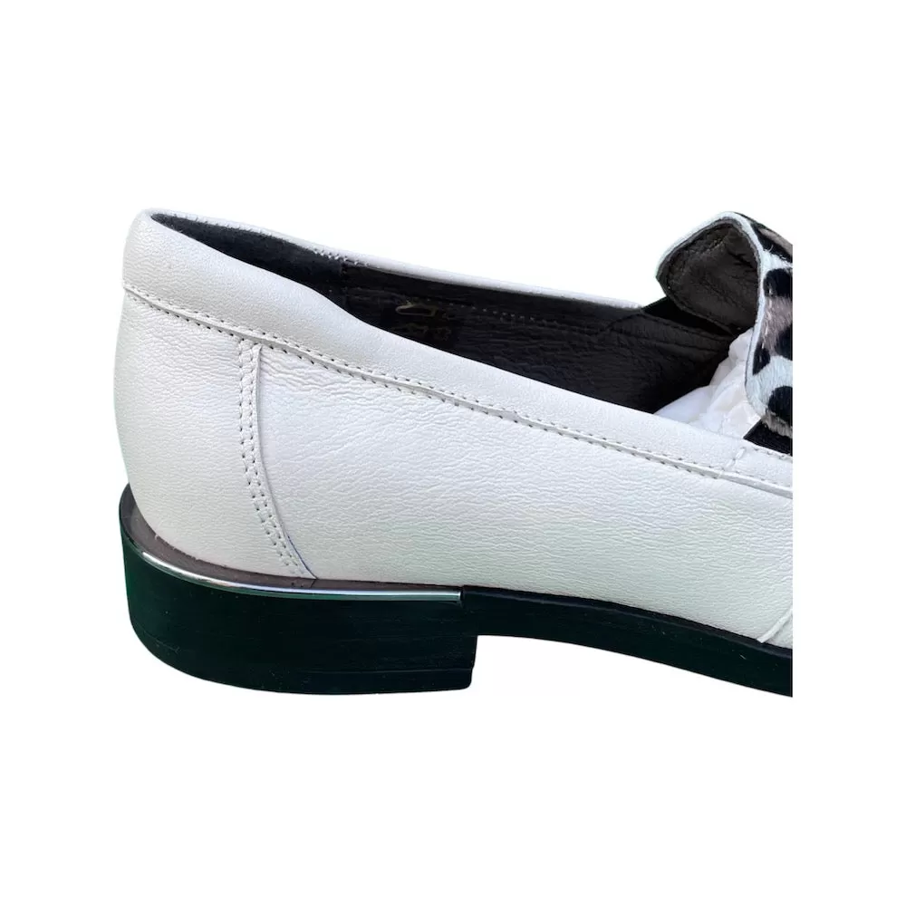 83502 Gaby Winter White Loafer