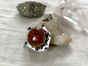 Amber Gilda Pendant