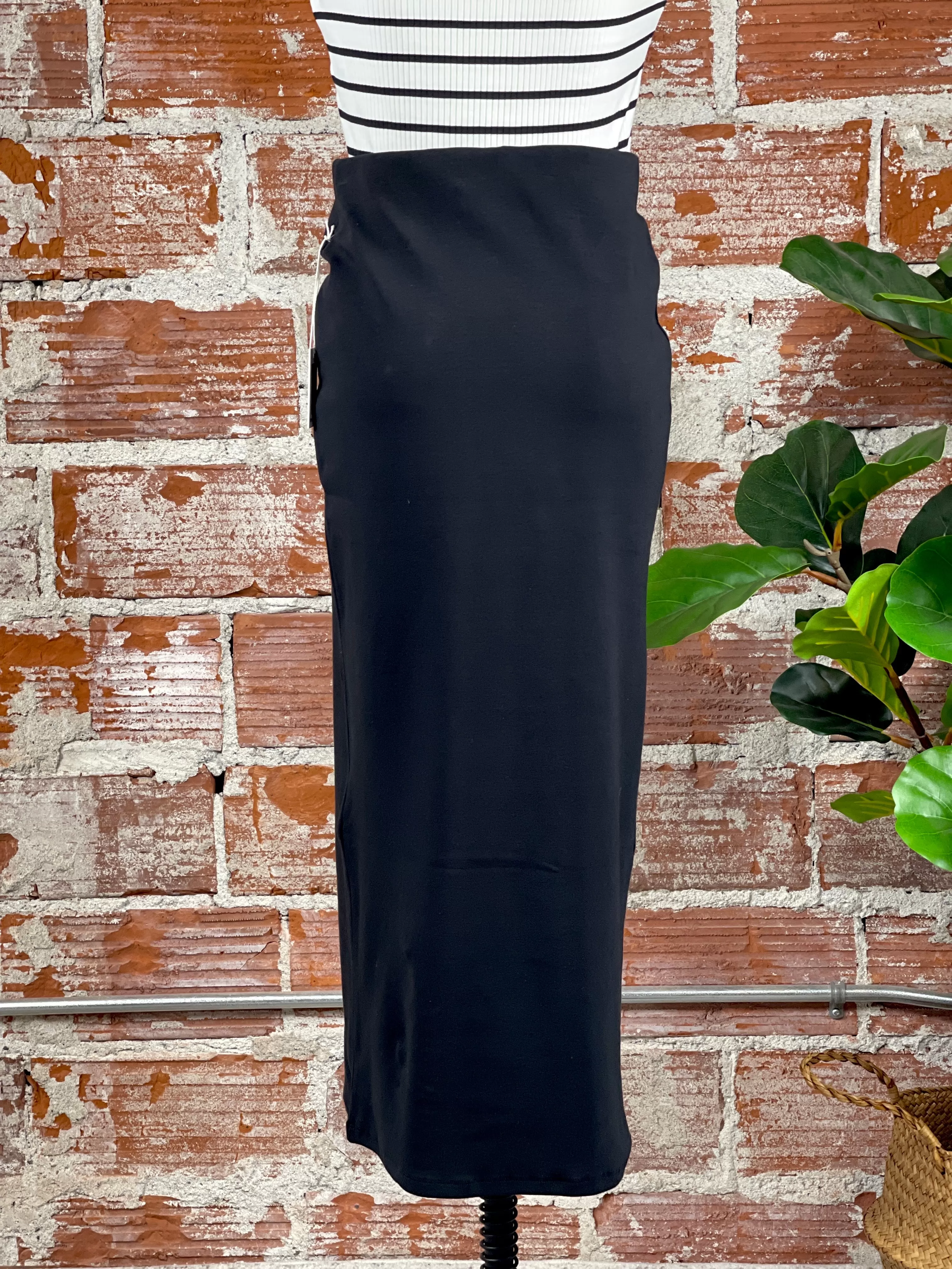 Dex Pencil Skirt in Black