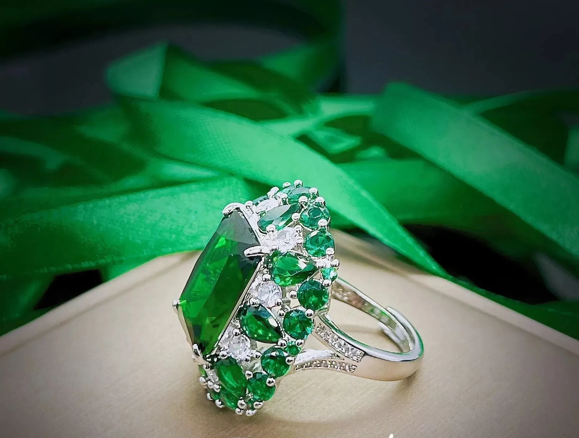 Emerald and Diamond Gemstone 18K White Gold Ring