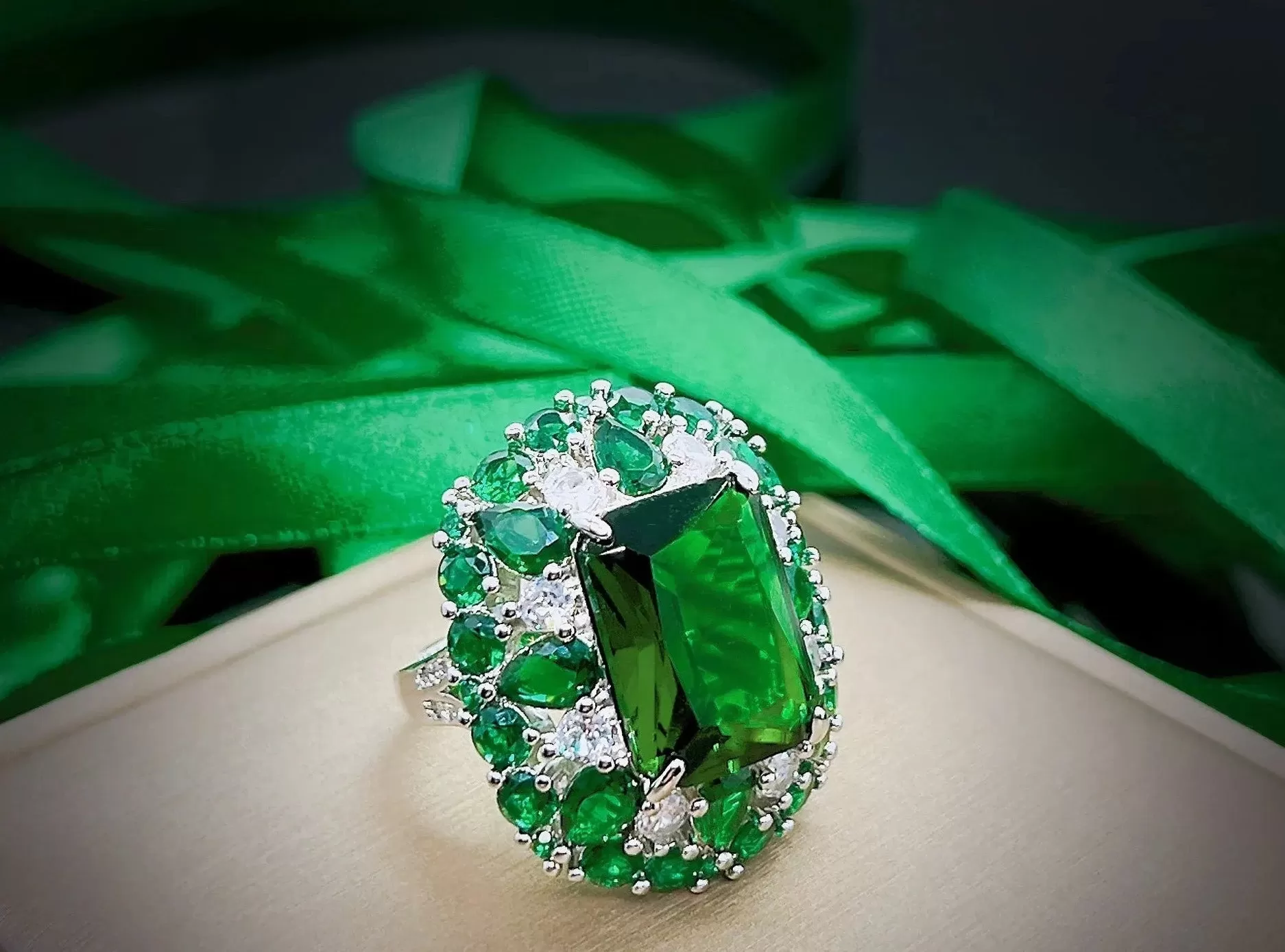 Emerald and Diamond Gemstone 18K White Gold Ring