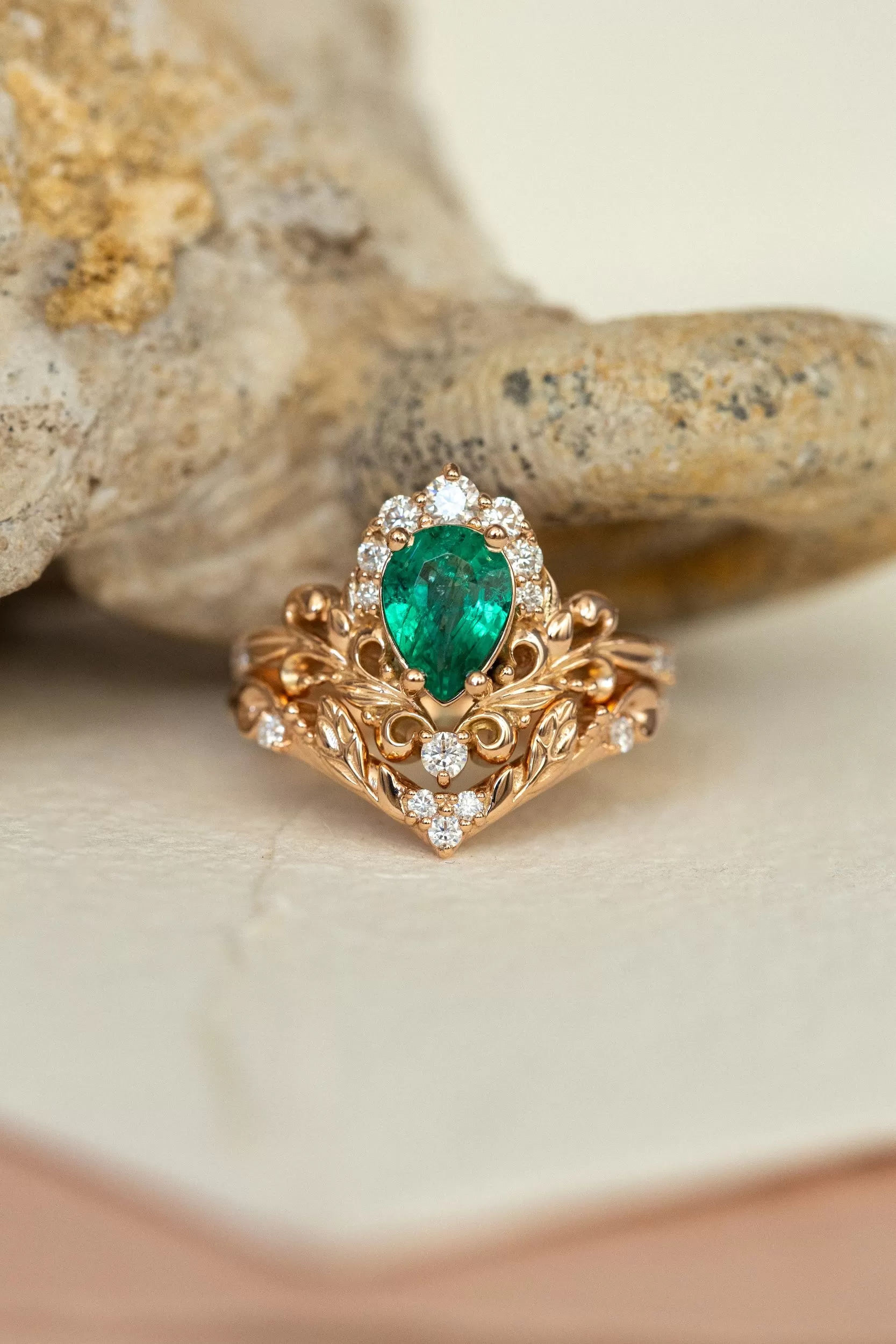 Emerald and diamonds bridal ring set, baroque inspired gold engagement ring set / Sophie