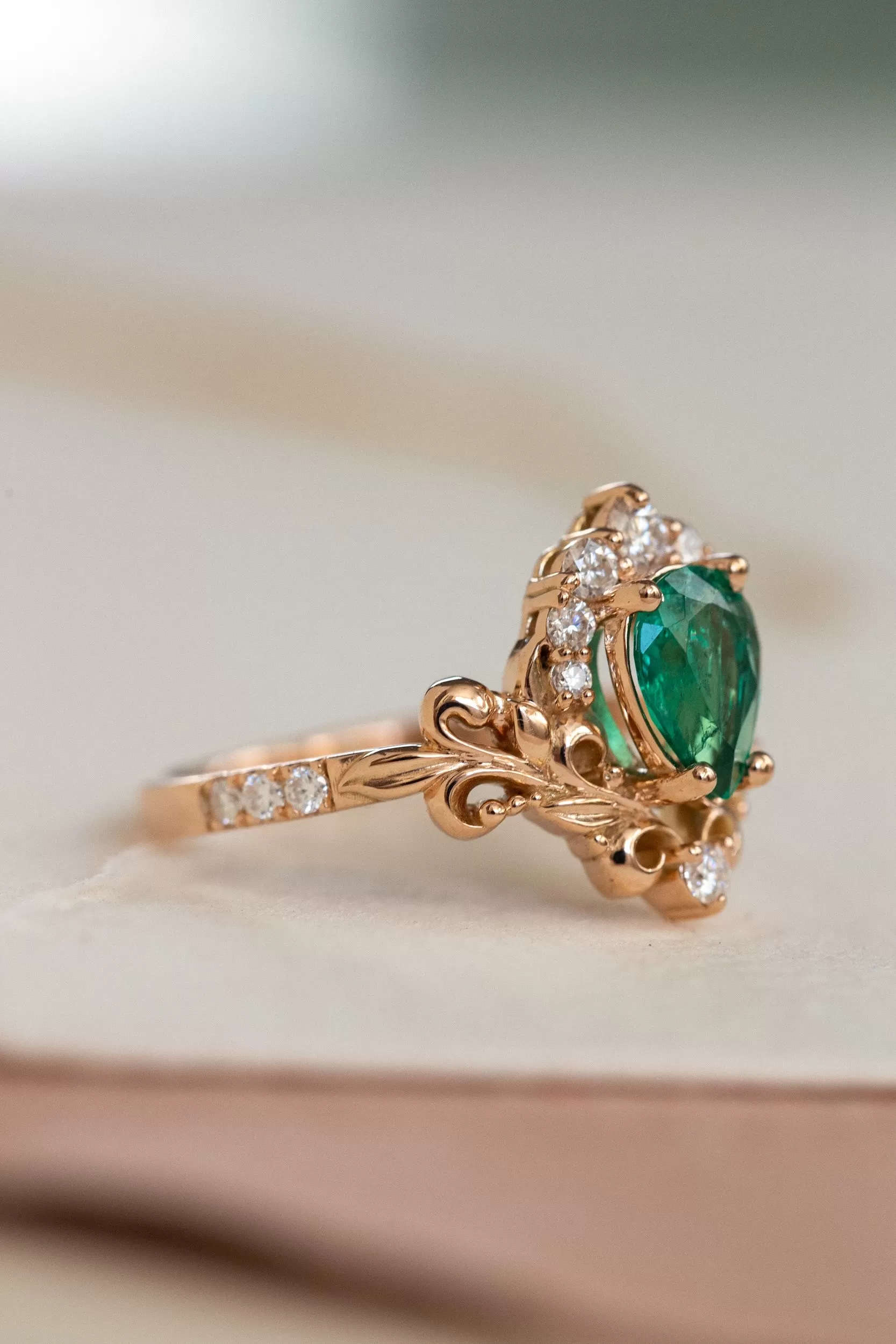 Emerald and diamonds bridal ring set, baroque inspired gold engagement ring set / Sophie