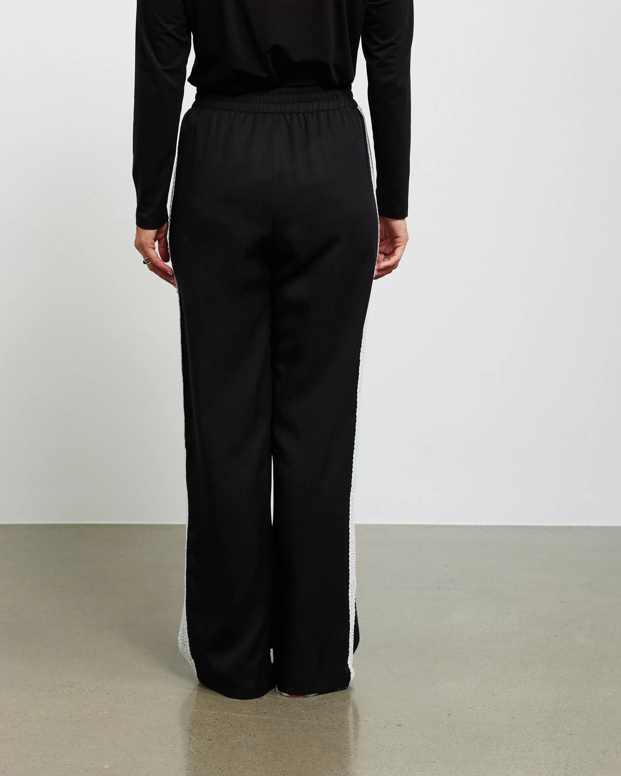 Et Alia Taylor Pant - Black/White