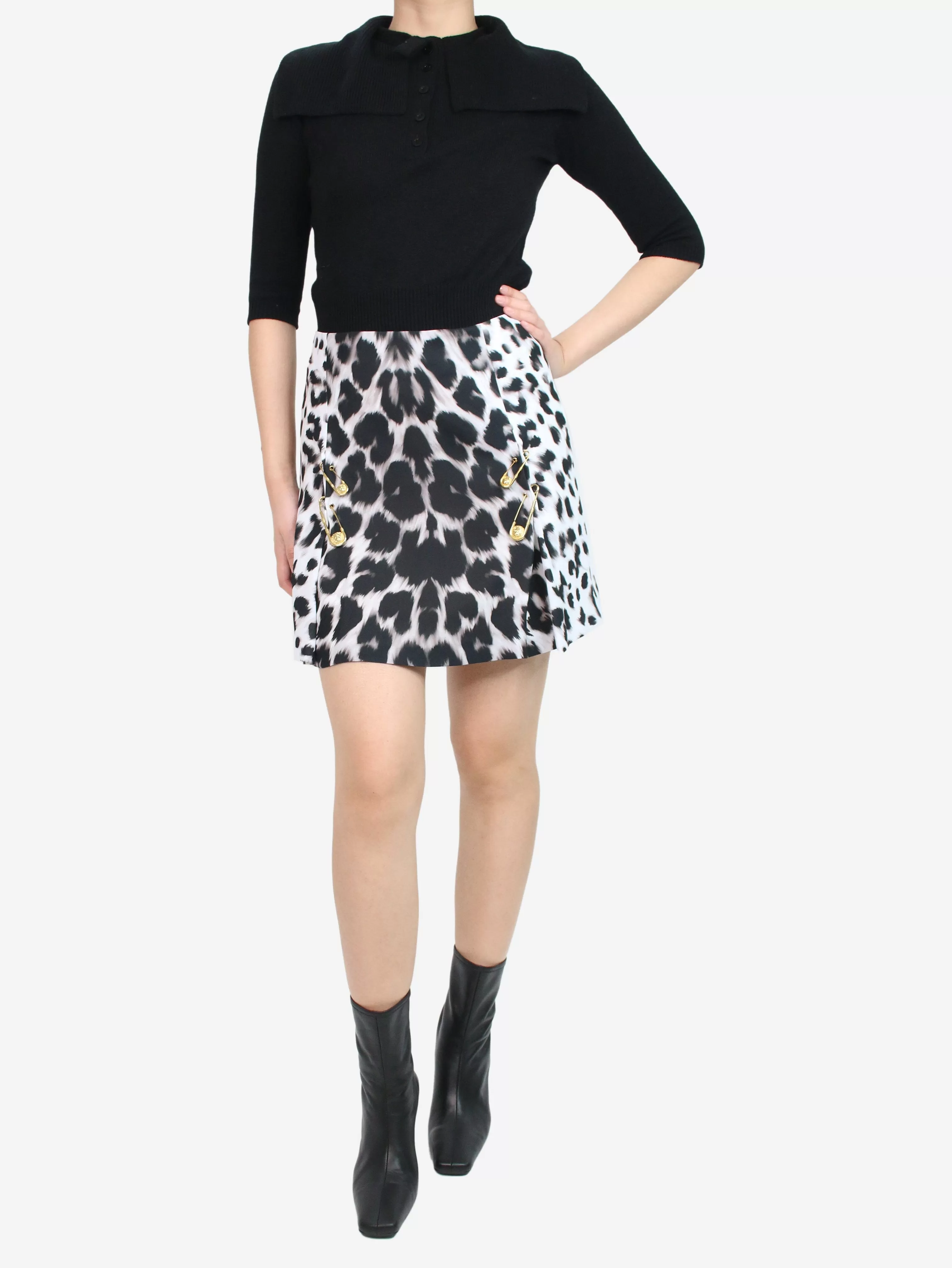 Grey snow leopard mini skirt - size UK 8