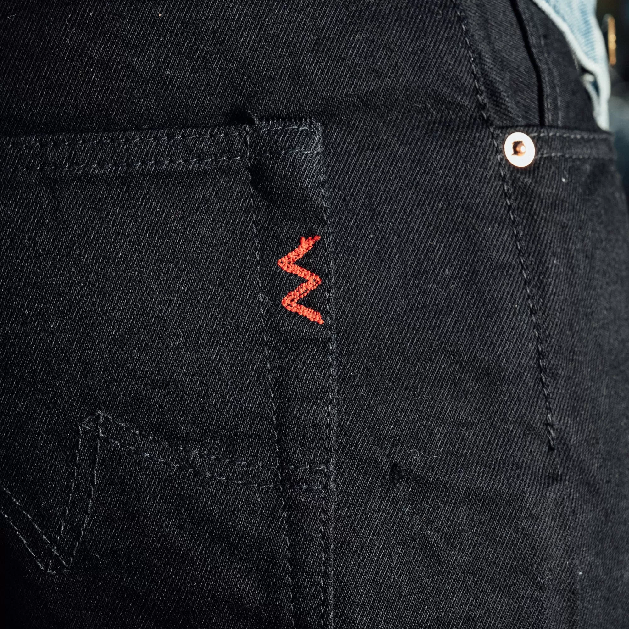 Iron Heart IH-888S-142bb 14oz Selvedge Denim Medium/ High Rise Tapered Cut Jeans Black/ Black