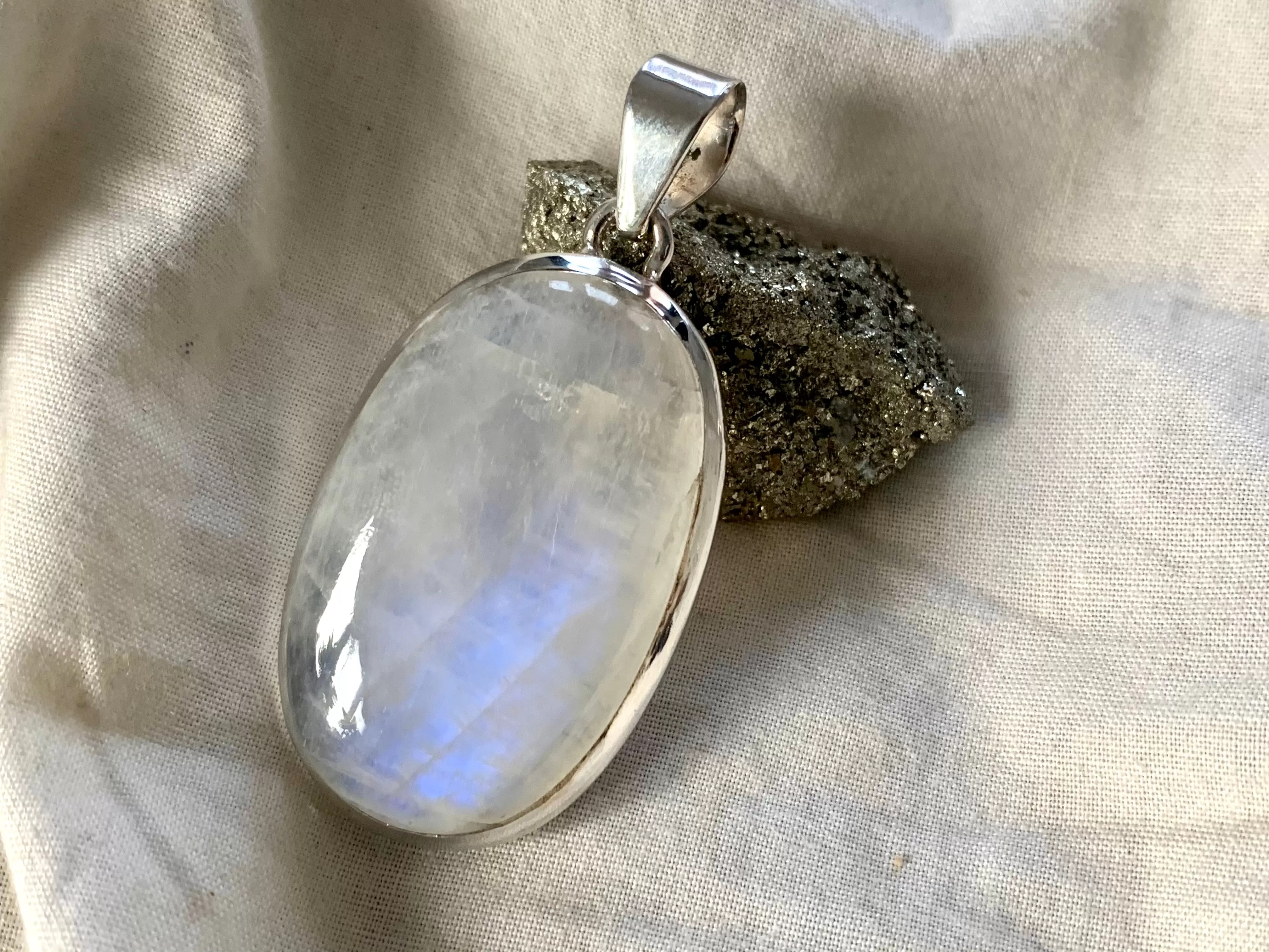 Moonstone Naevia Pendant - Large Oval