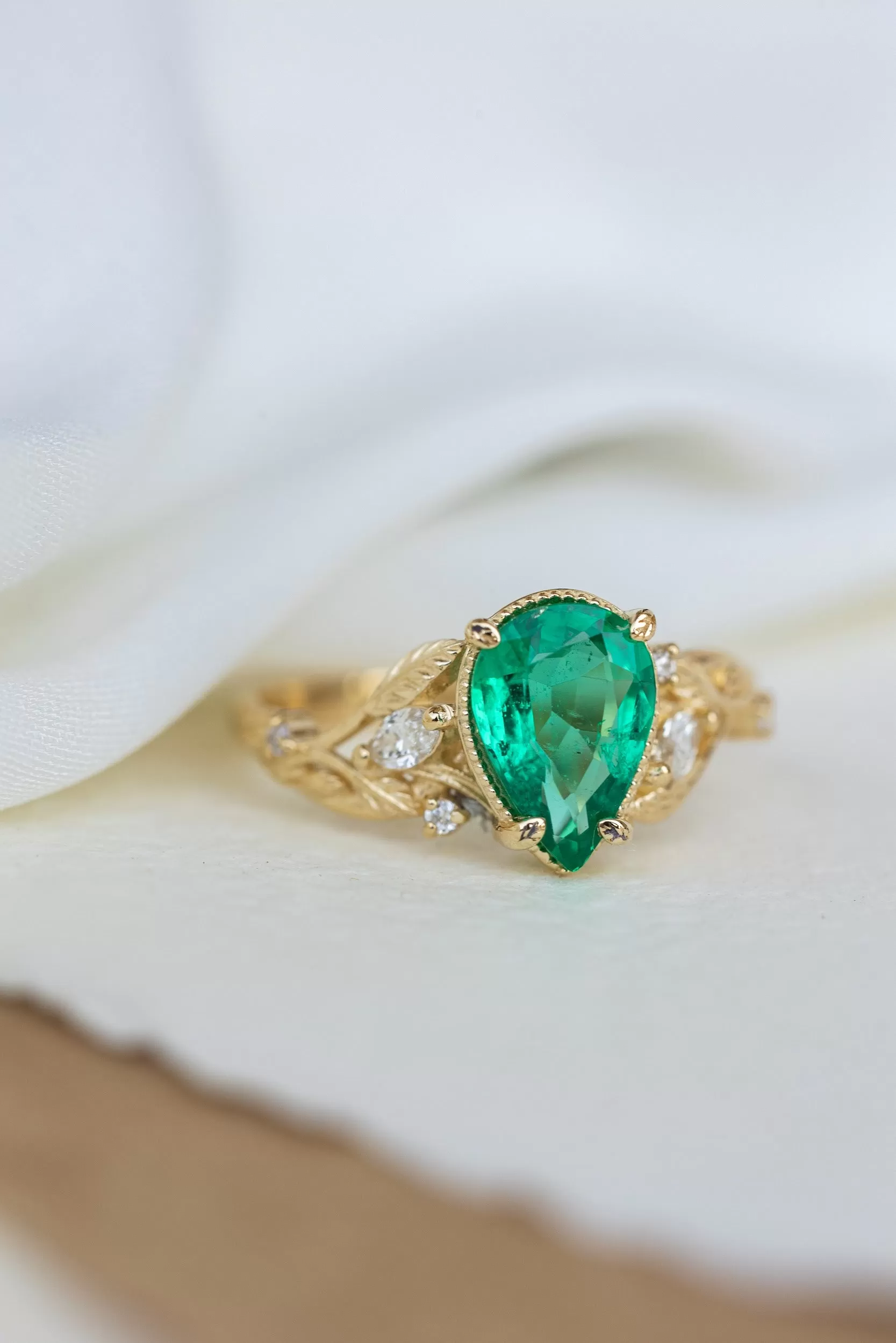 Natural emerald bridal ring set, gold leaves stacking rings with diamonds / Patricia