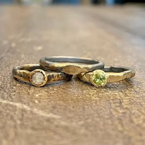 R5 - Gold-Gilded Sterling Silver Oxidized Ring w Peridot