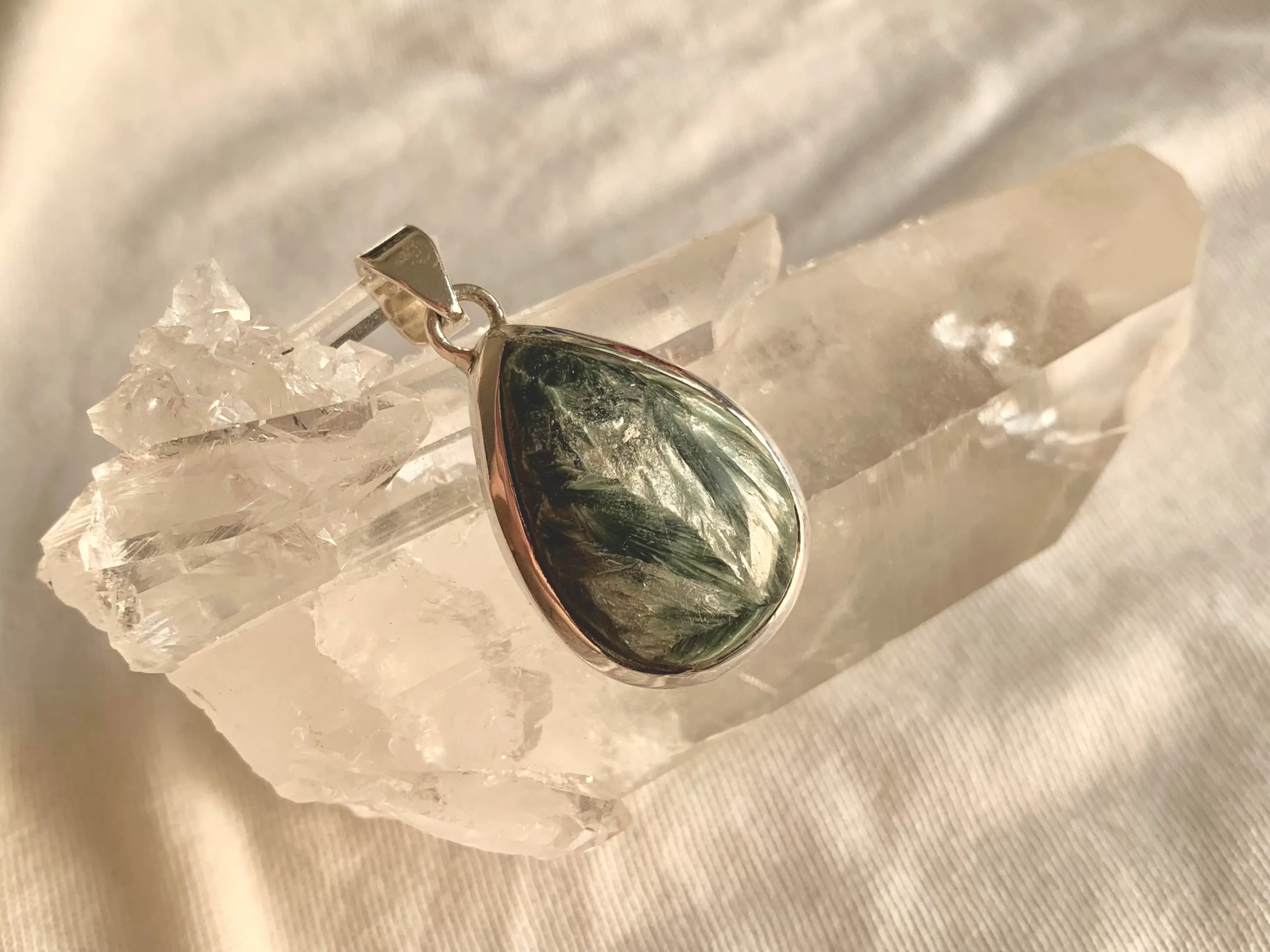 Seraphinite Naevia Pendant - Reg. Teardrop