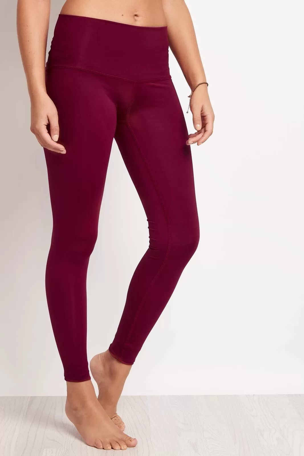 Teeki Solid Burgundy Hot Pant Leggings